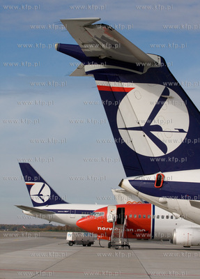 Gdansk,Rebiechowo. Z powodu zlej widzialnosci na Warszawskim...