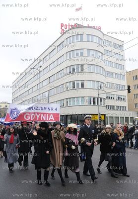 Gdynia. Parada z okazji 91 rocznicy odzyskania przez...