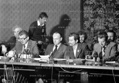 Pierwsze spotkanie delegacji Solidarnosci w Urzedzie...