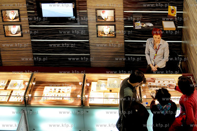 Amberif 2010. 17. Miedzynarodowe Targi Bursztynu, Bizuterii...