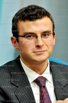 I sesja Rady Miasta Gdyni VI kadencji. Nz. Radny Kamil...