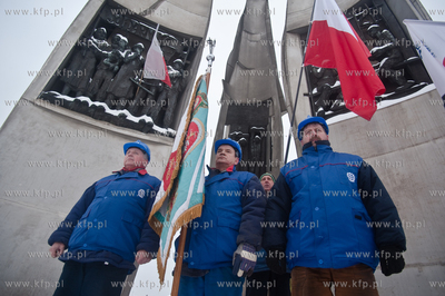Zlozenie zniczy i wiencow w Rocznice Grudnia 70 pod...