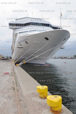 Wycieczkowiec Costa Pacifica zawinal do portu w Gdyni.
27.05.2011
fot....