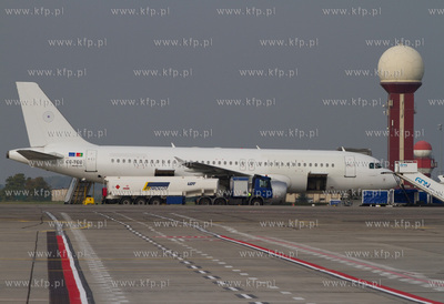 Port Lotniczy Gdansk im. Lecha Walesy. Nz. Arbus A320.
25.09.2012
fot....