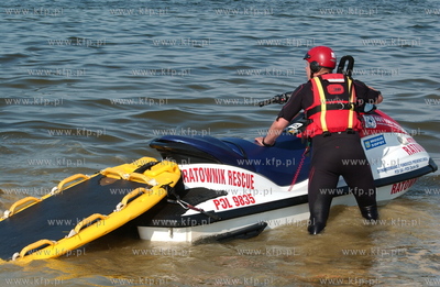 Sopot. Plaza w rejonie Al Mamuszki. WOPR i Straz Pozarna...