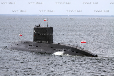 Parada wszystkich najwazniejszych klas okretow bedacych...