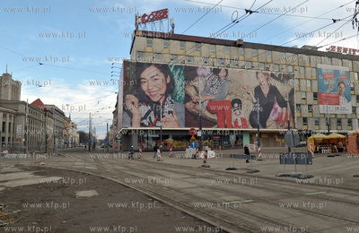 Katowice. Centrum miasta. Na zdjeciu  Dom Handlowy...