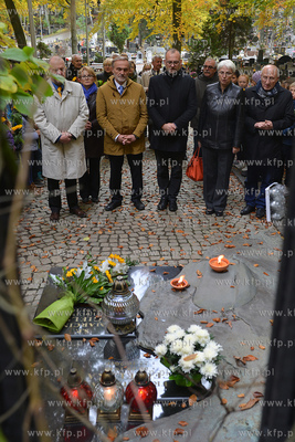 Cmentarz Gdynia Witomino. Uroczystosci w 15 rocznice...