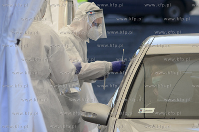 Gdynia. Przy Instytucie Medycyny Morskiej i Tropikalnej...