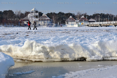 Niska temperatura spowodowala zamarzniecie Zatoki Gdanskiej....