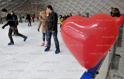 Oficjalne obchody Walentynek na gdanskim krytym lodowisku...