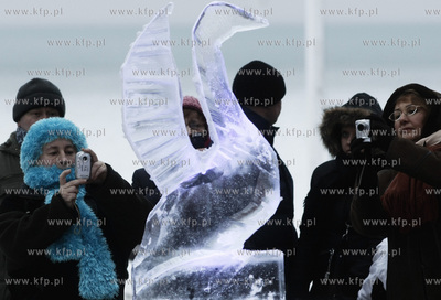 Gdynia. Bulwar nadmorski. II Festiwal Rzezb Lodowych.
07.02.2010
fot....