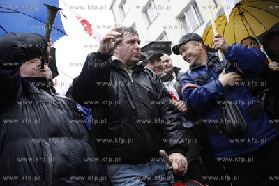Gdynia. Demonstracja pracownikow  WUZ Przedsiebiorstwa...