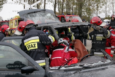 Gdansk. Manewry grup ratowniczy?ch Reborn 2012.
27.10.2012
fot....