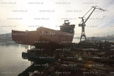 Stocznia Gdansk. Budowa statku typu PSV Ocean Art do...
