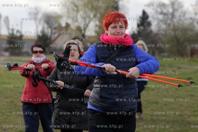 Gdańsk Letnica. Zajęcia z Nordic Walking dla mieszkanek...
