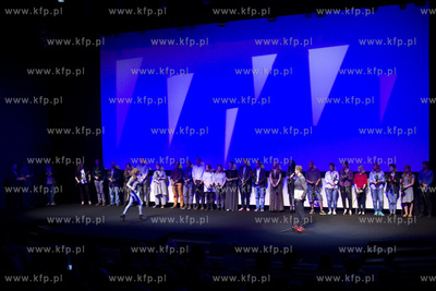 Gdynia. Festiwal Filmowy w Gdyni. Nz. ekipa twórców...