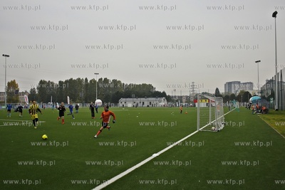 Gdansk Zaspa. Pilkarski turniej dzikich druzyn Do przerwy...