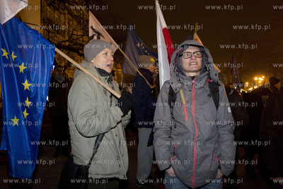 Gdańsk. Targ Drzewny. Demonstracja środowisk opozycyjnych...