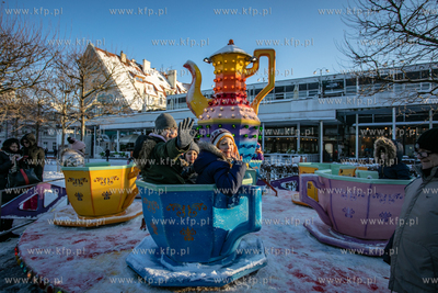 Sopockie Miasteczko świateczne na Placu Przyjciół...