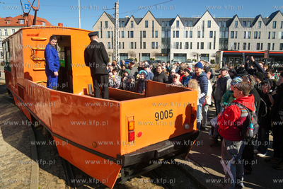 Pętla tramwajowa Oliwa. Festyn 50 lat tramwajów 105N...