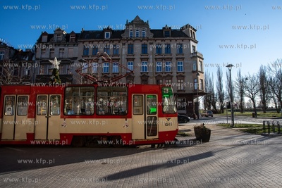 Gdańsk, Dolne Miasto, ul. Wróbla. Nz. Zabytkowy tramwaj...