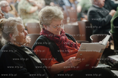 Gdansk. Sala BHP Stoczni Gdanskiej. Prezentacja 2 tomu...