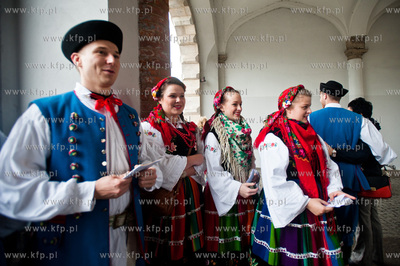 Gdansk. Dlugi Targ. Zespol Piesni i Tanca Uniwersytetu...