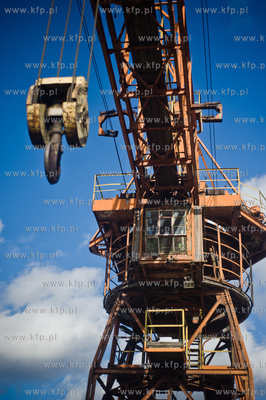 Stocznia Gdanska. Przekazanie wylaczonego z uzytku...