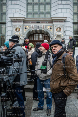Gdansk. Dlugi Targ. Protest mieszkancow Gdanska, ktorzy...