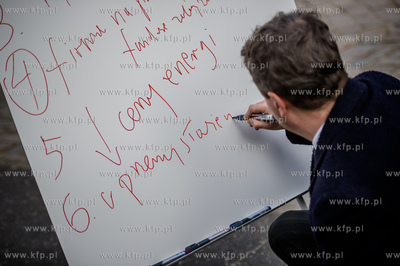 Gdansk. Plac Solidarnosci. Konferencja Janusza Palikota,...