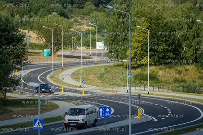 Gdansk. Nowo otwarta droga dojazdowa do przystanku...
