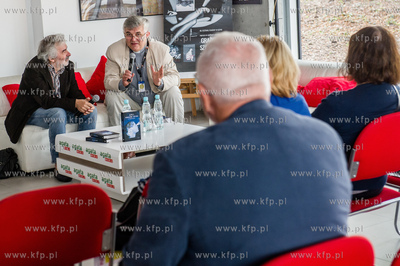 Gdynia. Festiwal Filmow w Gdyni. Spotkanie z ks. Andrzejem...