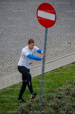 Gdynia. Skwer Kosciuszki. Start Biegu Niepodleglosci....