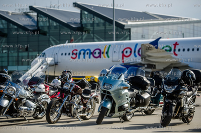 Port lotniczy im. Lecha Wałesy w Gdańsku Rębiechowie....