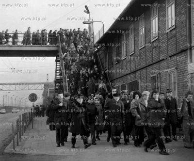 Pracownicy Stoczni Gdańskiej im Lenina w drodze do...