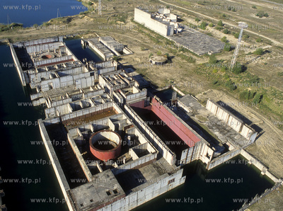 Ruiny budowy Elektrowni Jadrowej w Zarnowcu. W ciagu...