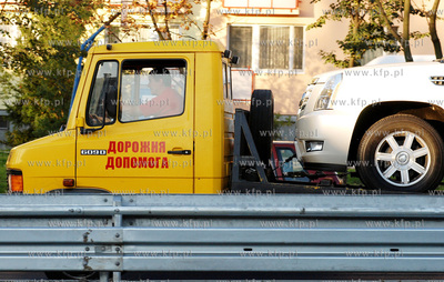 Gdynia ul. Morska. Samochod rosyjskiej pomocu drogowej...