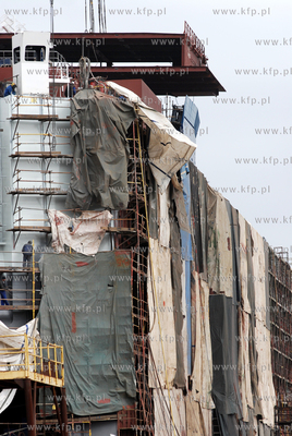 Stocznia Gdynia SA. Budowa samochodowca ro-ro Glorious...