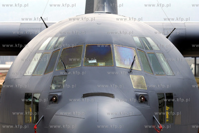 Ramstein, Niemcy. Pierwszy transportowy C-130E Hercules....