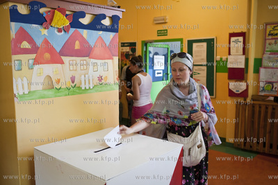 Obwodowa Komisja Wyborcza nr 96 w Gdyni. II tura wyborow...