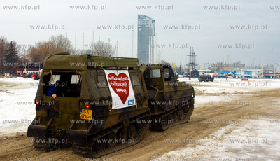 19 Final WOSP na plazy Srodmiescie w Gdyni. Na uczestnikow...
