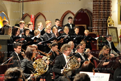 Sopot. Kosciol Garnizonowy Sw. Jerzego. Koncert  z...