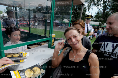 Gdynia. Skwer Kosciuszki. Wymiana zwyklych dwuzlotowek...