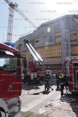 Pozar dachu Teatru Muzycznego w Gdyni . W akacji gasniczej...