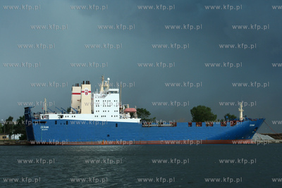 MS Zeran w porcie w Gdyni. 2010 fot. Piotr B. Starenczak...