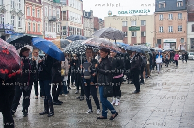 Starogard Gdański. Ogólnopolski czarny protest kobiet....