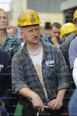Protest stoczniowcow ze Stoczni Gdynia w związku z...