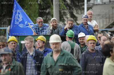 Protest stoczniowcow ze Stoczni Gdynia w związku z...