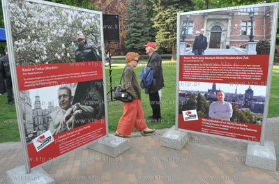 Park przy Ratuszu Staromiejskim (Zieleniec Heweliusza)...